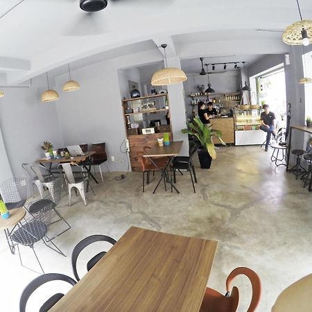 Happy Coffee Guesthouse Ho Chi Minh City Exterior photo